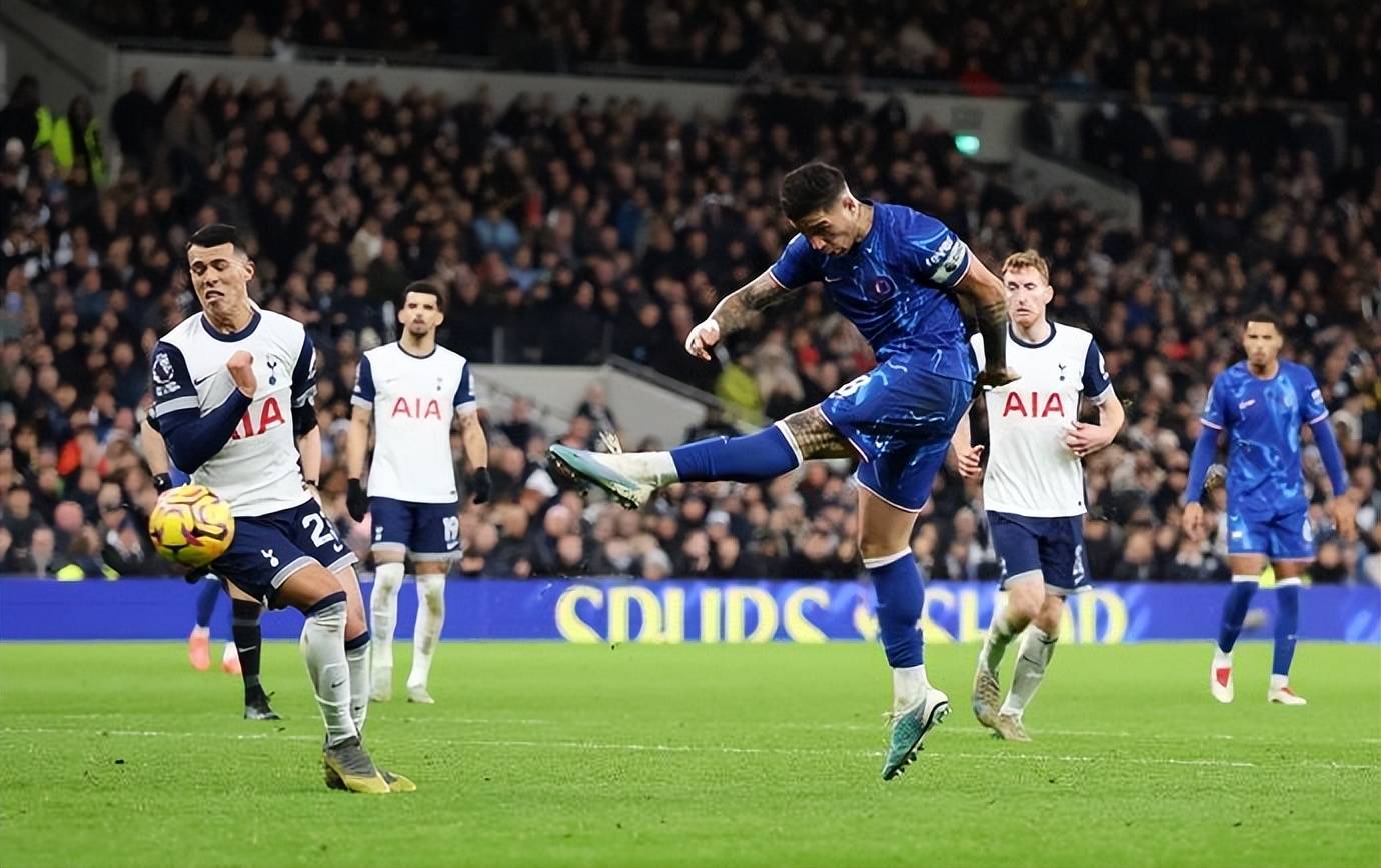 九游培训-包含热刺在关键时刻表现出色，周六夜晚取胜的词条