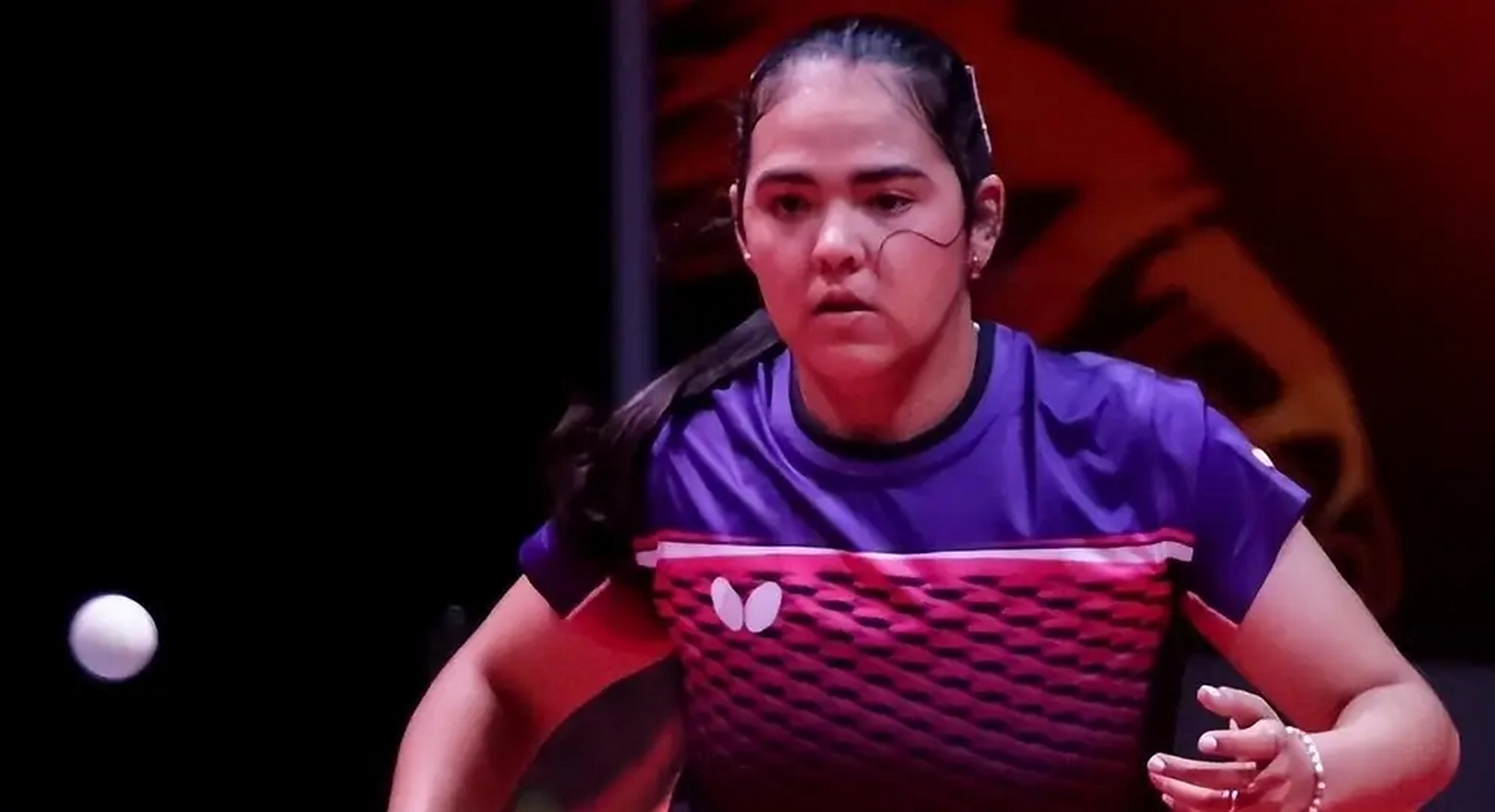 阿德利亚娜在比赛中表现优异 阿德利亚娜在比赛中表现优异