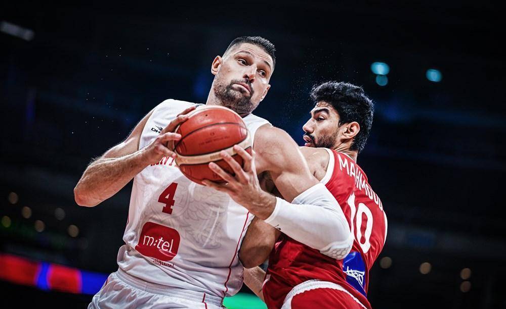 埃及篮球队击败对手赢得掌声